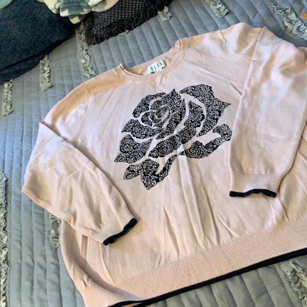 Elle sweater top